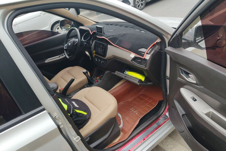 五菱汽车 五菱宏光 2018款 1.5L S舒适型L2B局部细节9005