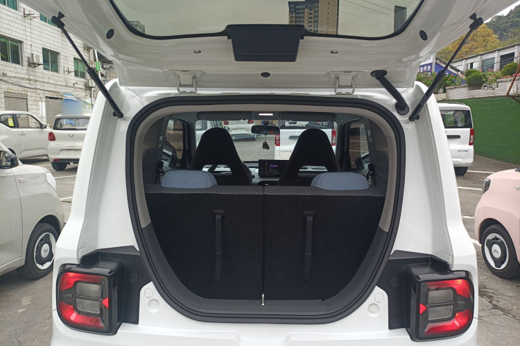 吉利银河 2024款 熊猫mini 200km 耐力熊机舱底盘23