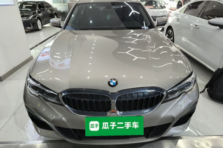 宝马3系 2021款 320Li M运动套装车身外观2