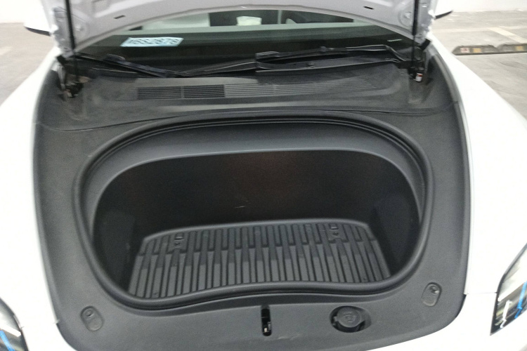 特斯拉 Model 3 2023款 后轮驱动版机舱底盘24