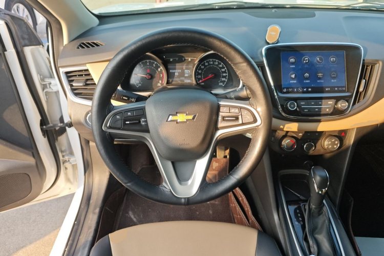 雪佛兰 科鲁泽 2022款 320 自动悦享天窗版局部细节13