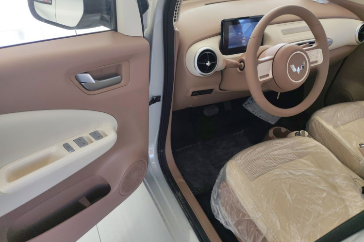 五菱汽车 宏光MINIEV 2025款 四门版 进阶款中控内饰7003