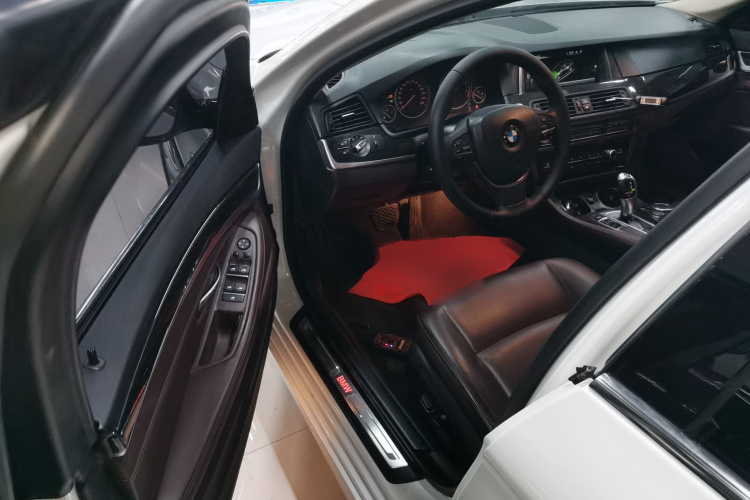 宝马5系 2014款 525Li 豪华设计套装中控内饰20