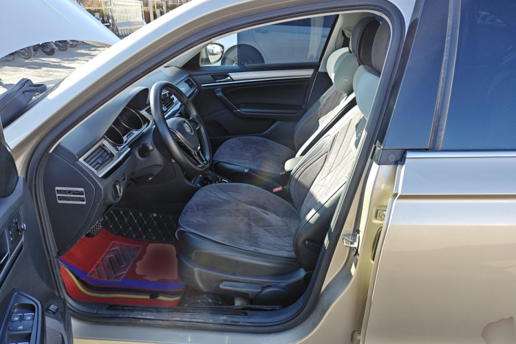 大众 宝来 2016款 1.6L 自动舒适型中控内饰19