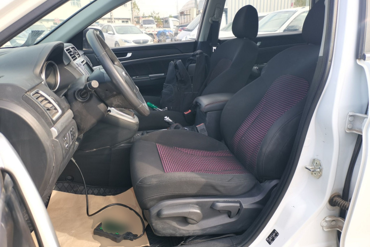 哈弗M6 2018款 1.5T 手动两驱都市型中控内饰19