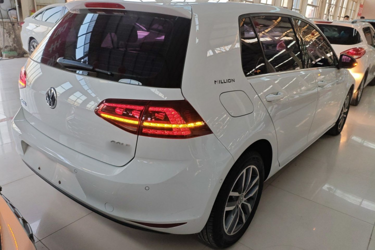 大众 高尔夫 2017款 230TSI 自动豪华百万辆纪念版车身外观7