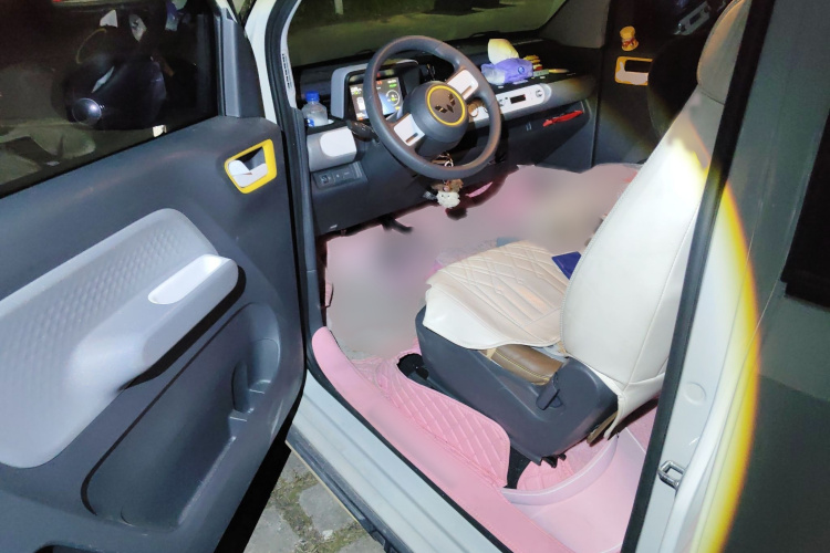 五菱汽车 宏光MINIEV 2022款 GAMEBOY 300km 玩咖款 磷酸铁锂中控内饰7003