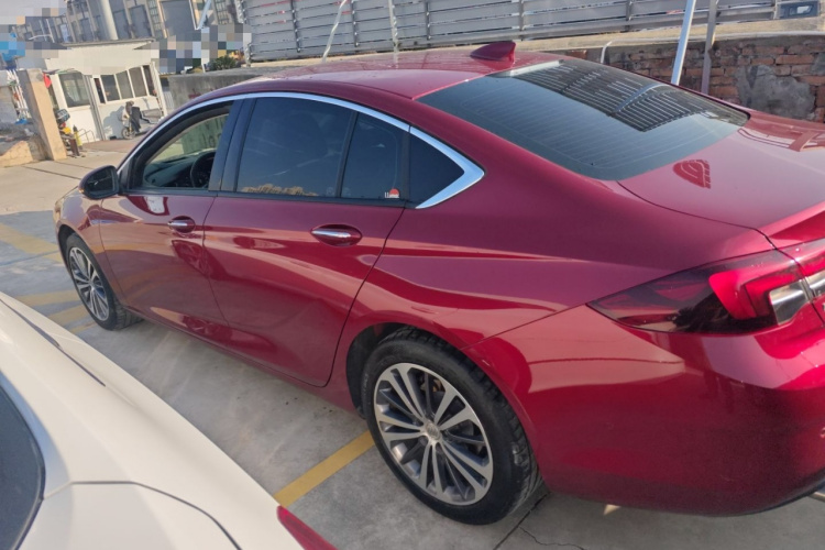 别克 君威 2017款 28T 尊享型车身外观4