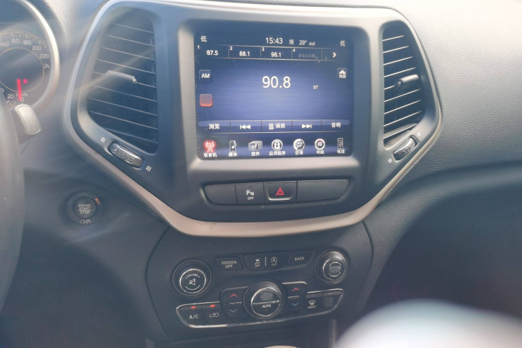 Jeep 自由光 2017款 2.4L 领先智能版局部细节16