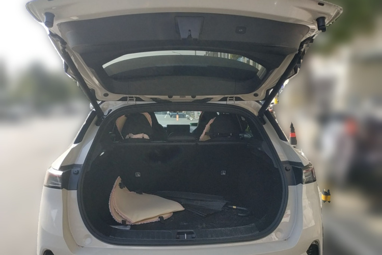 领克06 2025款 Renew 1.5T Halo中控内饰23