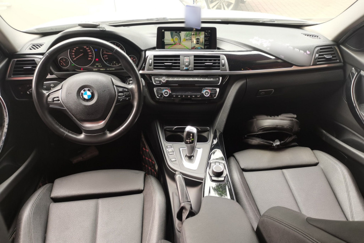 宝马3系 2018款 320Li 时尚型中控内饰12