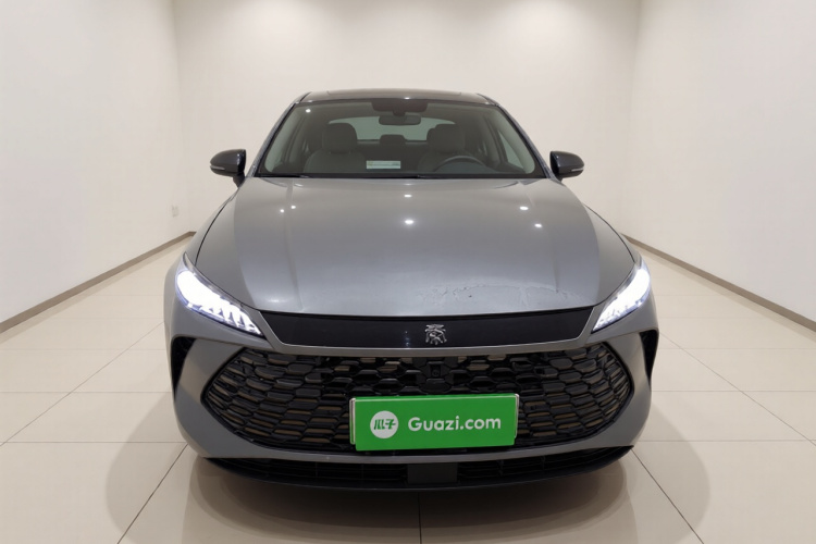 比亚迪 秦PLUS 2025款 DM-i 智驾版 55KM超越型车身外观2