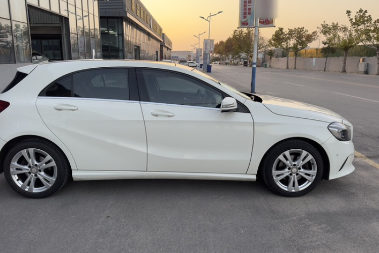 奔驰A级(进口) 2017款 A 200 动感型车身外观6006