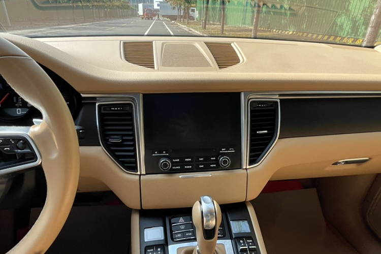 保时捷 2017款  Macan 2.0T中控内饰7006