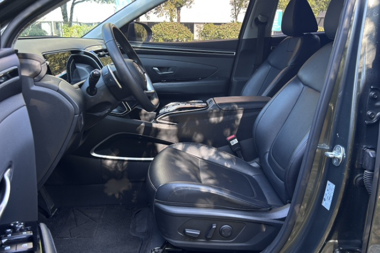 现代 2021款 途胜L 1.5T DCT LUX尊贵版中控内饰7002