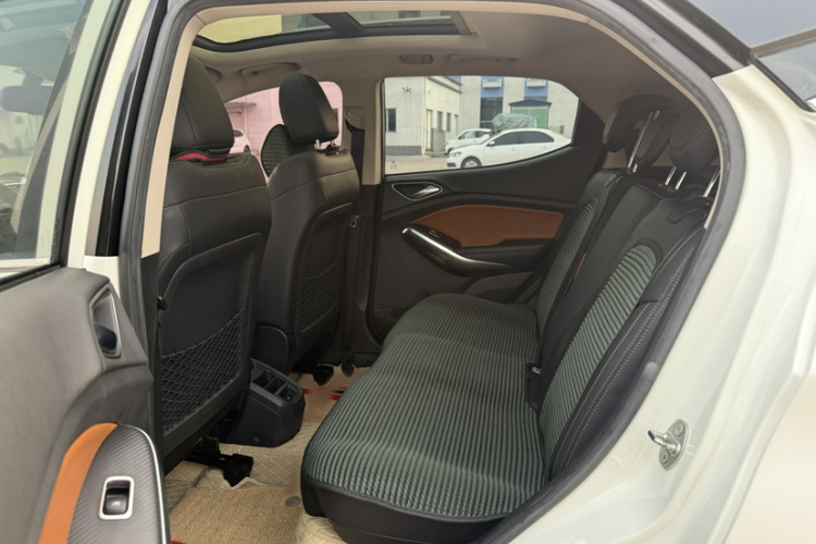 比亚迪 元 2016款 1.5TID 自动旗舰型中控内饰7003