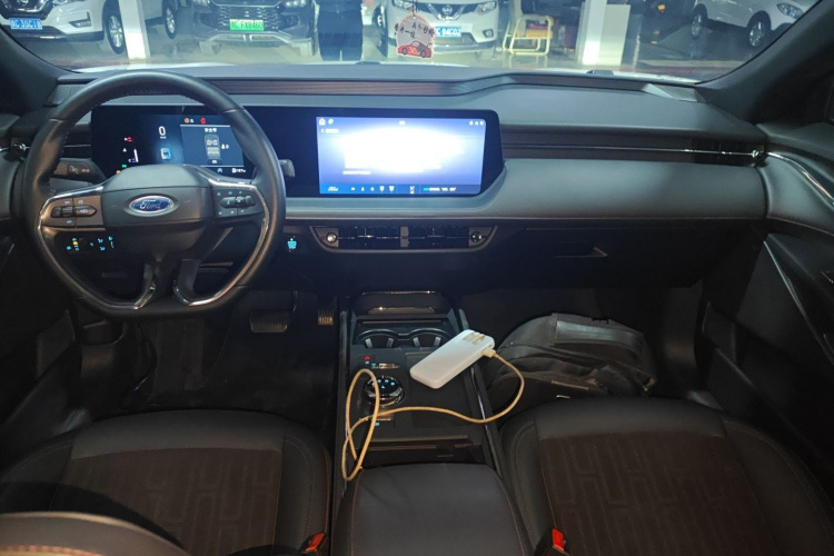 福特 蒙迪欧 2023款 EcoBoost 180 舒雅型中控内饰12