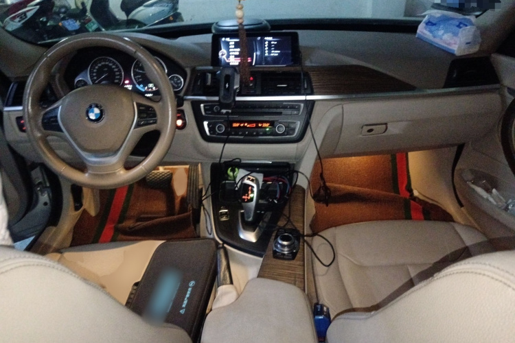 宝马3系GT 2013款 320i 风尚设计套装中控内饰7002