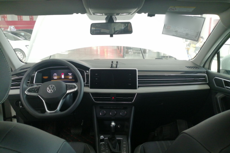 大众 途观L 2022款 330TSI 自动两驱舒享版中控内饰7002