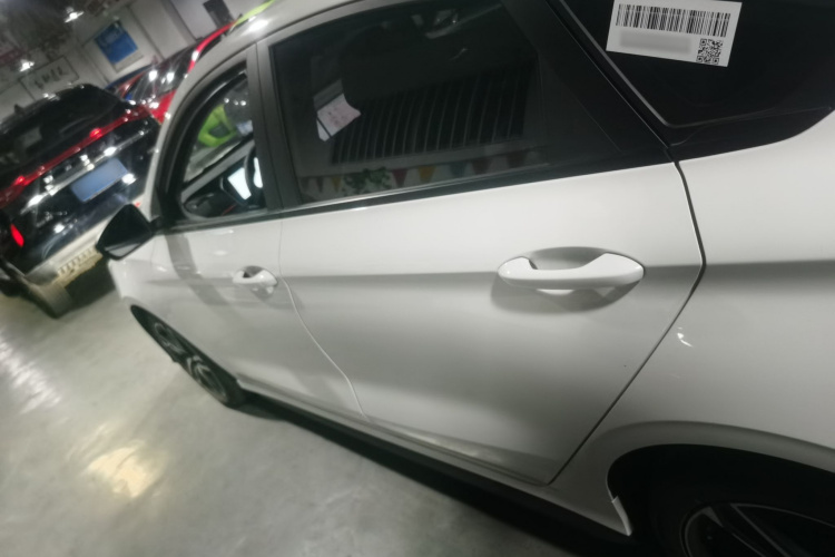 吉利汽车 2024款 缤瑞COOL 1.5T DCT龙腾版车身外观4