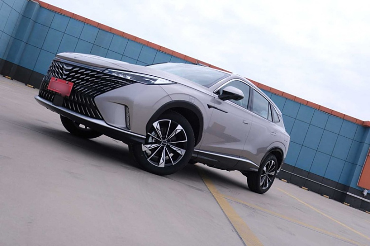 荣威RX5新能源 2023款 eRX5 超混优越版车身外观6008