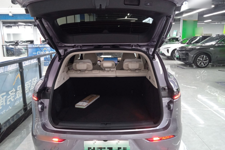 岚图汽车 岚图FREE 2025款 FREE+ 四驱乾崑版机舱底盘23