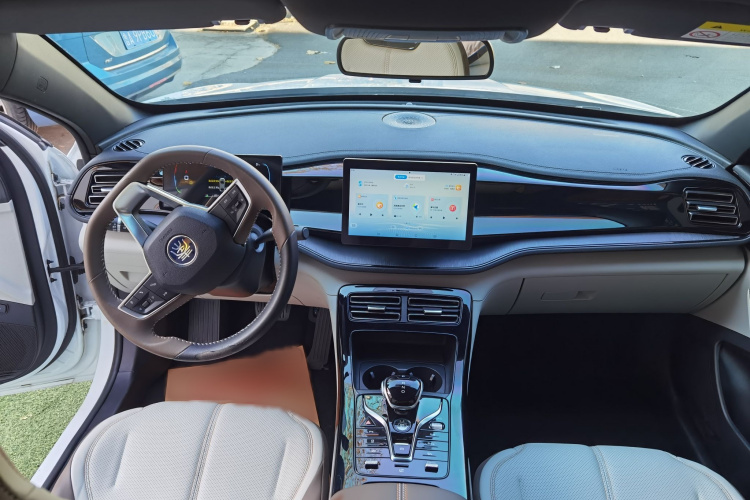 比亚迪 秦PLUS 2024款 荣耀版 DM-i 55KM领先型中控内饰7003