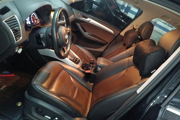 奥迪Q5 2016款 40 TFSI 技术型中控内饰19