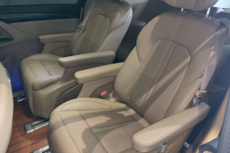 别克GL8 2021款 ES陆尊 653T 豪华型中控内饰7004