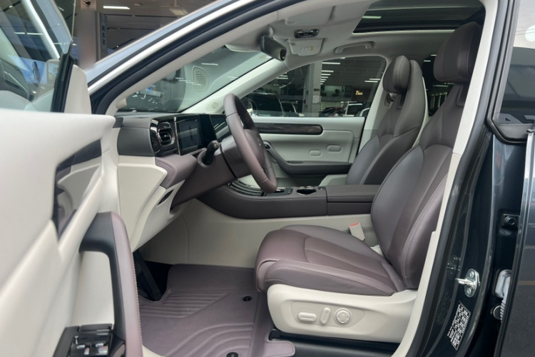 零跑汽车 零跑C11 2023款 增程 285智享版中控内饰7011