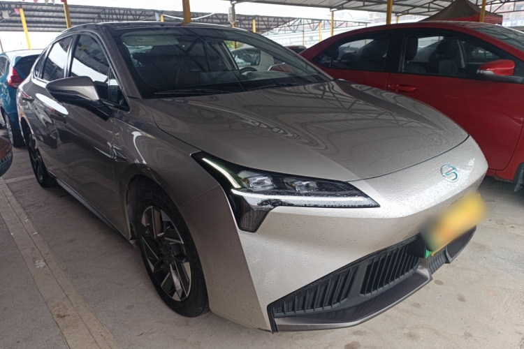 埃安 AION S Plus 2023款 70 乐享版 磷酸铁锂车身外观3