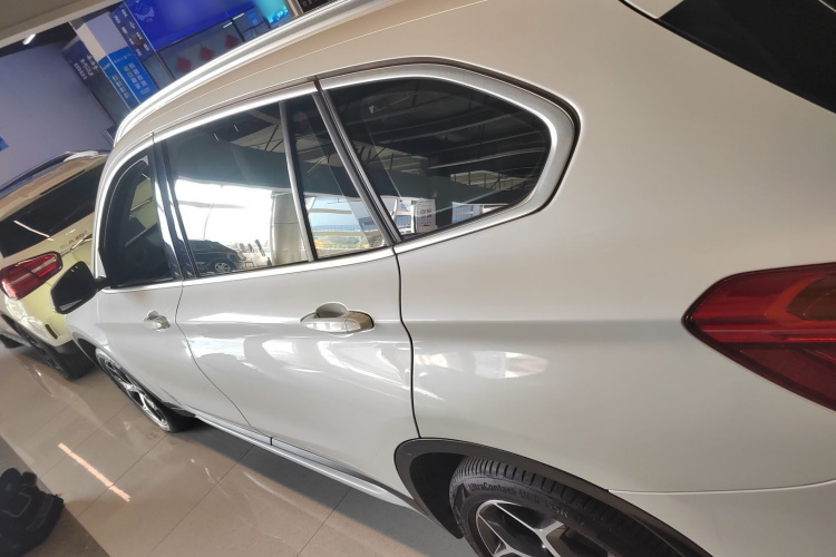 宝马X1 2019款 sDrive18Li 尊享型车身外观6003