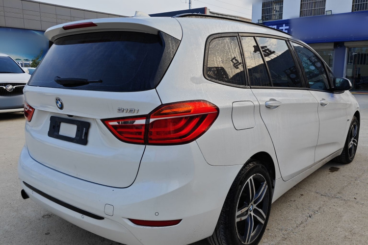宝马2系多功能旅行车 2015款 218i 运动设计套装车身外观6004