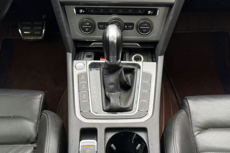 大众 蔚揽 2017款 380TSI 四驱拓行版中控内饰7006