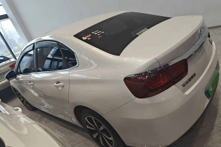 雪铁龙 C4世嘉 2018款 1.6L 自动豪华型车身外观6003