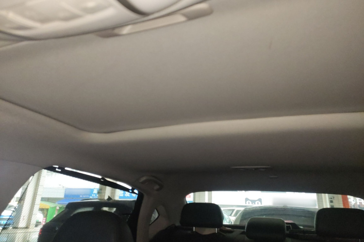 英菲尼迪Q70 2017款 Q70L 2.5L 精英版局部细节22