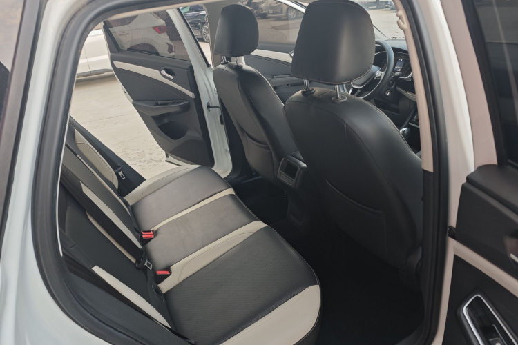 捷达VS5 2024款 280TSI 自动先锋版中控内饰7004