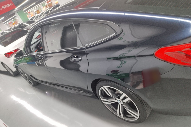 宝马6系GT 2022款 630i M运动套装车身外观6003