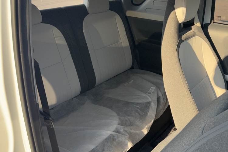 吉利银河 熊猫 2025款 210km 元气熊中控内饰7003