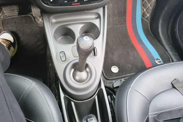 smart forfour 2016款 0.9T 66千瓦先锋版局部细节18