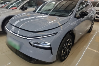 小鹏G7 2025款 702 超长续航 Ultra