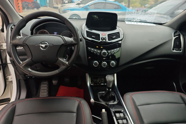海马S5 2018款 1.6L 手动豪华型中控内饰12