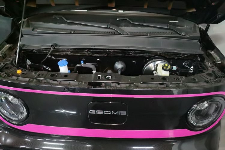 吉利银河 2025款 210km 熊猫卡丁机舱底盘24