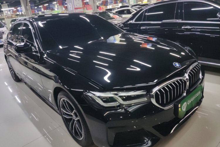 宝马5系新能源 2022款 改款二 535Le M运动套装车身外观3