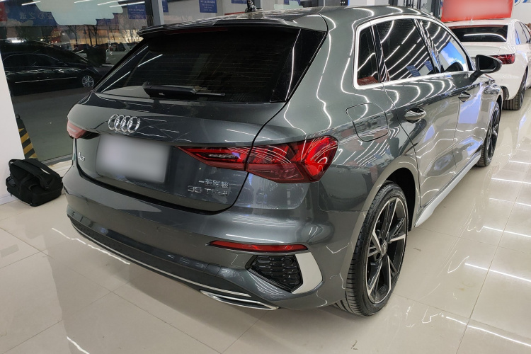 奥迪A3 2024款 Sportback 35 TFSI 时尚运动型车身外观7