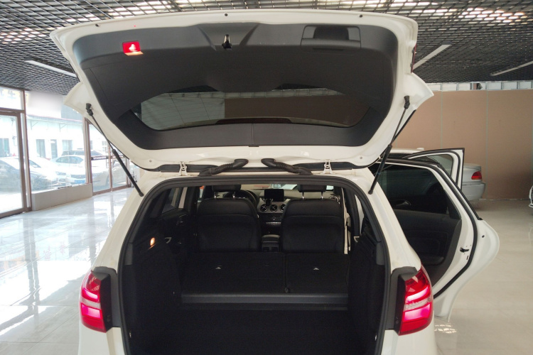 奔驰B级 2015款 B 200 豪华型机舱底盘23