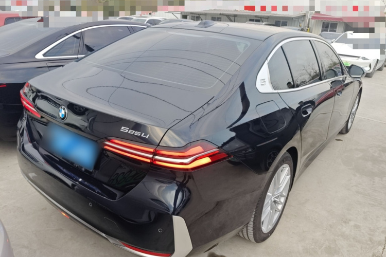 宝马5系 2024款 525Li 豪华套装车身外观7
