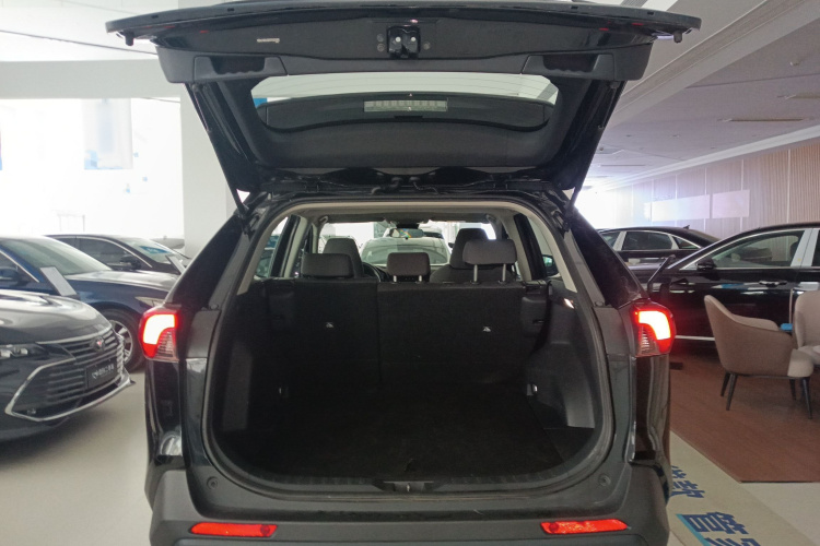 丰田 RAV4荣放 2023款 双擎 2.5L E-CVT两驱精英版机舱底盘23