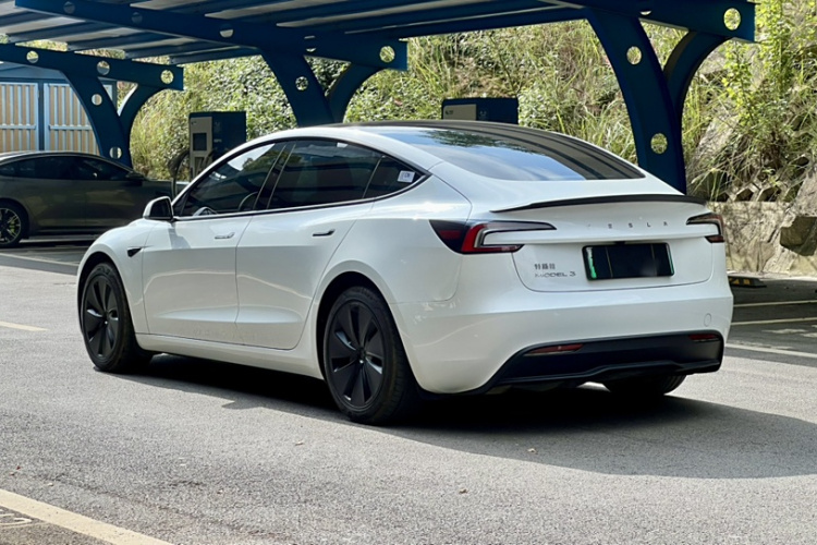 特斯拉 Model 3 2025款 后轮驱动版车身外观6006