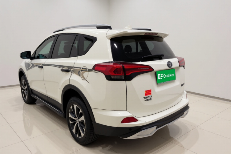 丰田 RAV4荣放 2016款 2.0L CVT两驱风尚版 国V车身外观5